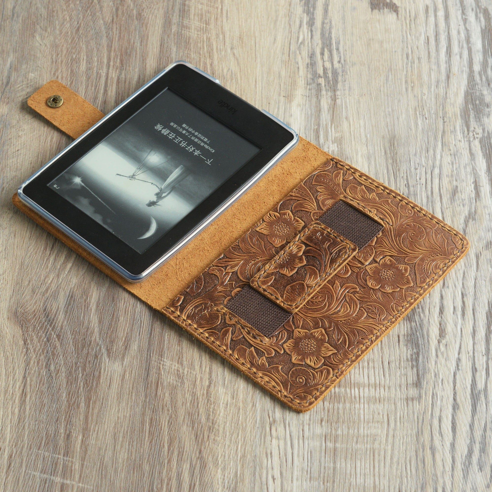 leather-kindle-paperwhite-kindle-case-with-handle-strap-and-snap-button-tooled-leather-k01-gmsnap