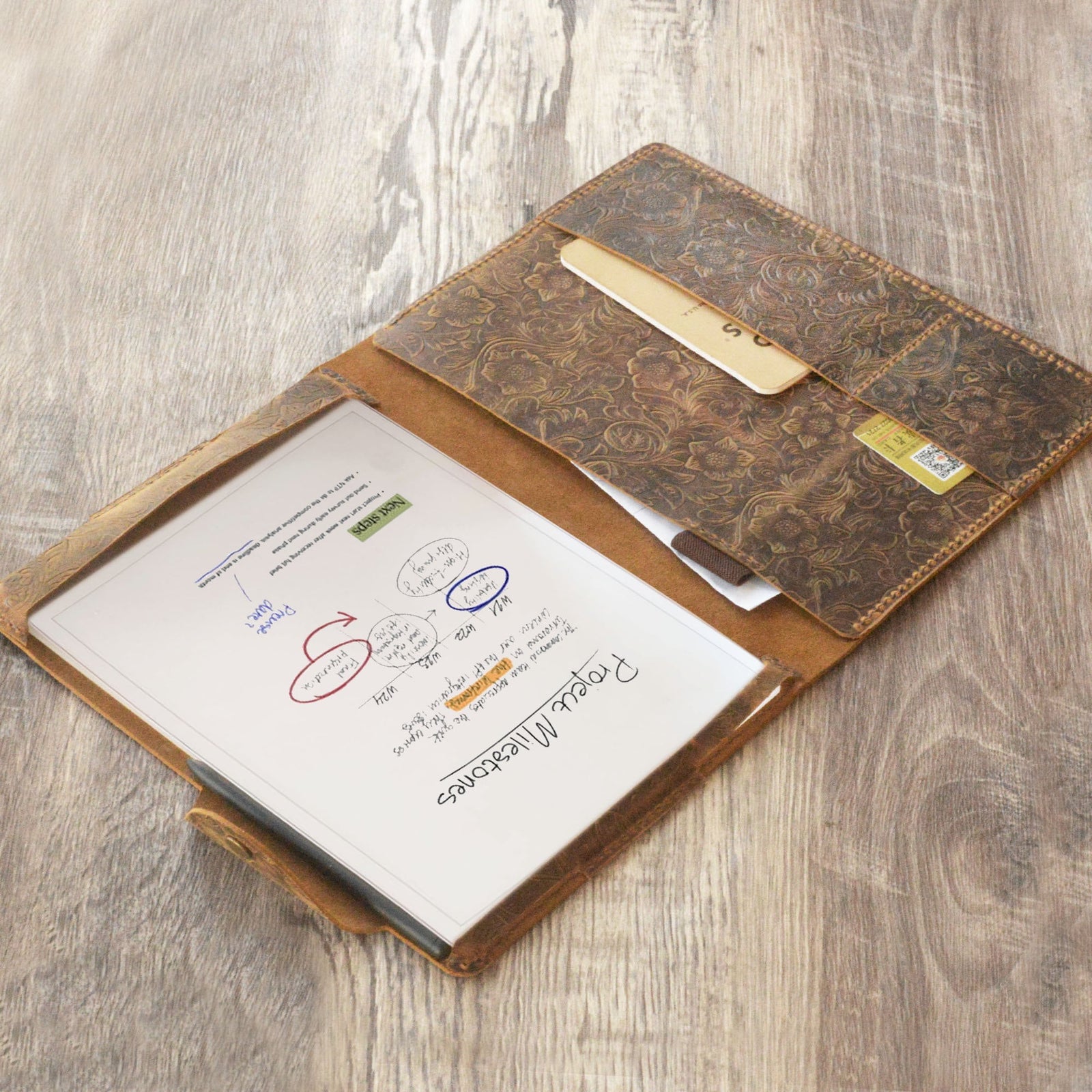 personalized-leather-remarkable-paper-pro-case-with-pen-holder-tooled-leather-606p-gmremarkable