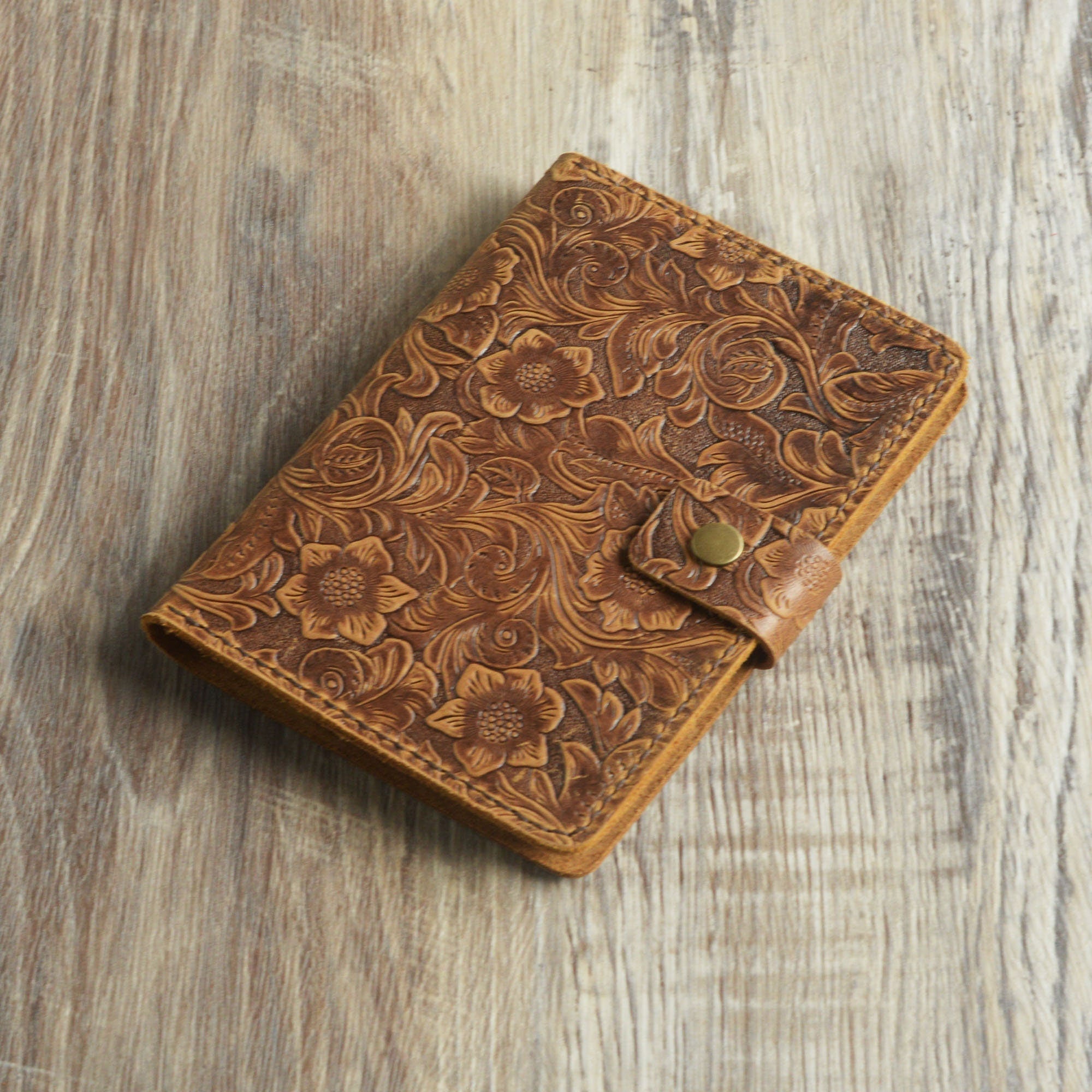 Leather Kindle Paperwhite / Kindle Case with handle strap