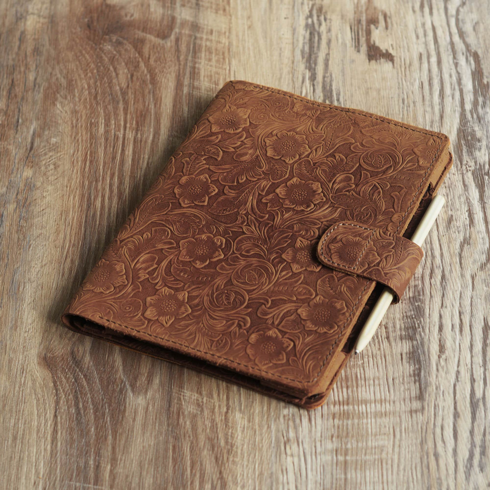 handmade-leather-remarkable-2-folio-with-pen-holder-tooled-leather-k07-gmremarkable